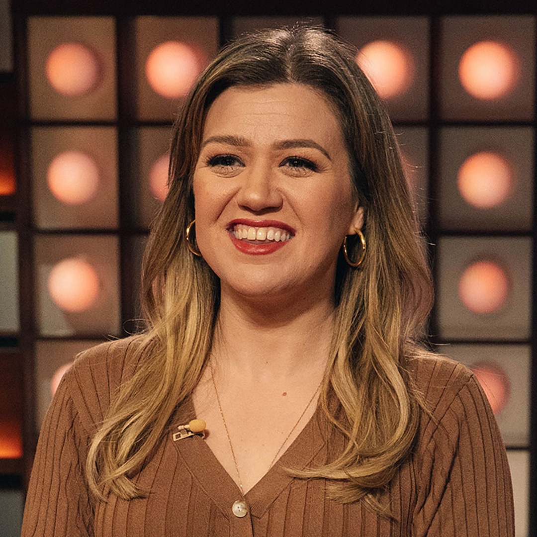Kelly Clarkson Says Pre-Diabetic Diagnosis Led Her to Lose Weight